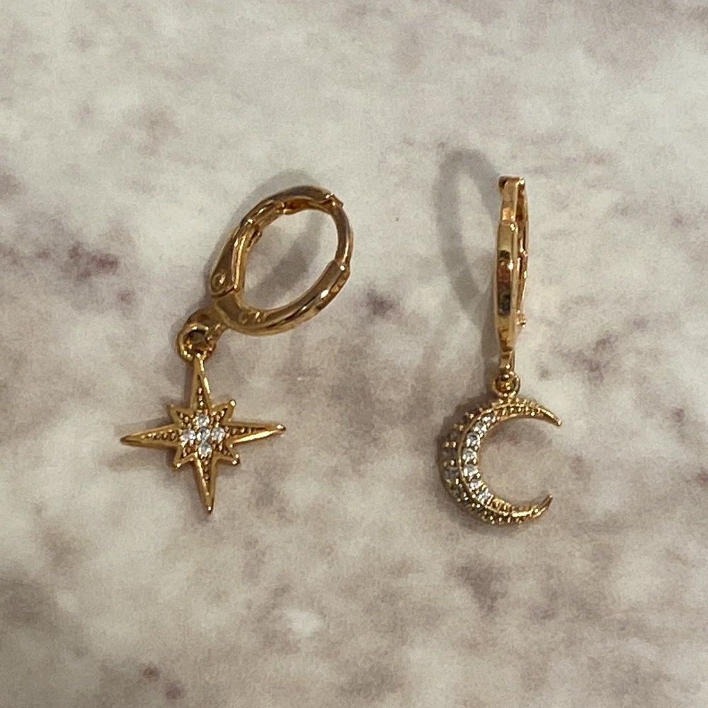 Huggie hoop earrings